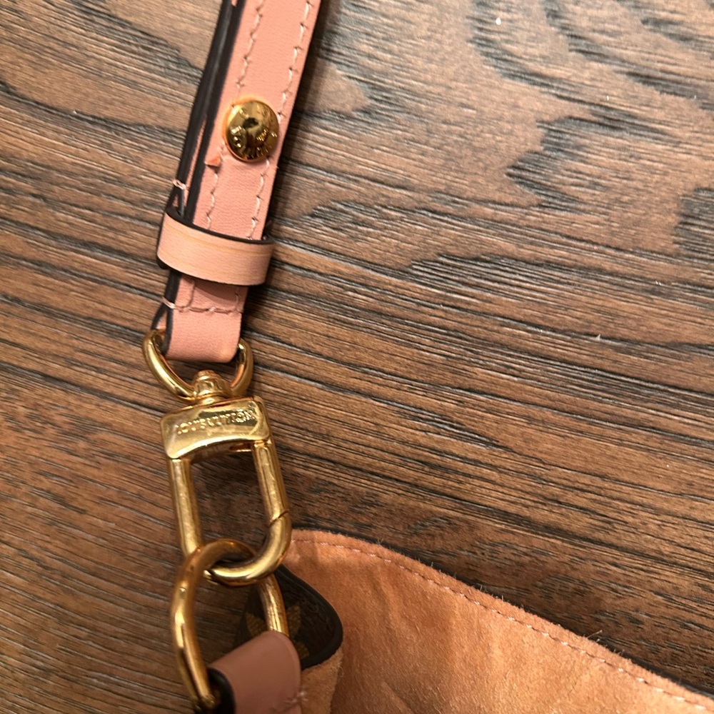 Louis Vuitton LIKE Monogram Drawstring Shoulder Bag in Brown with Pink Trim - Picture 3 of 16